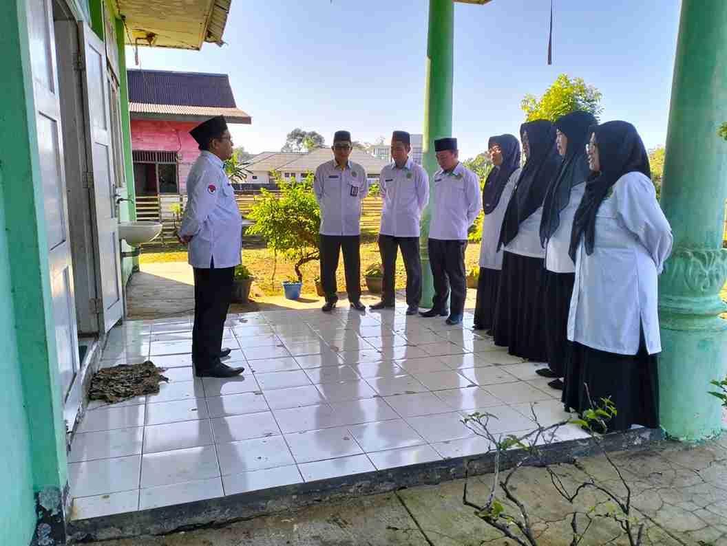Kepala KUA Kota Padang Ingatkan ASN untuk Memberikan Pelayanan Prima kepada Masyarakat