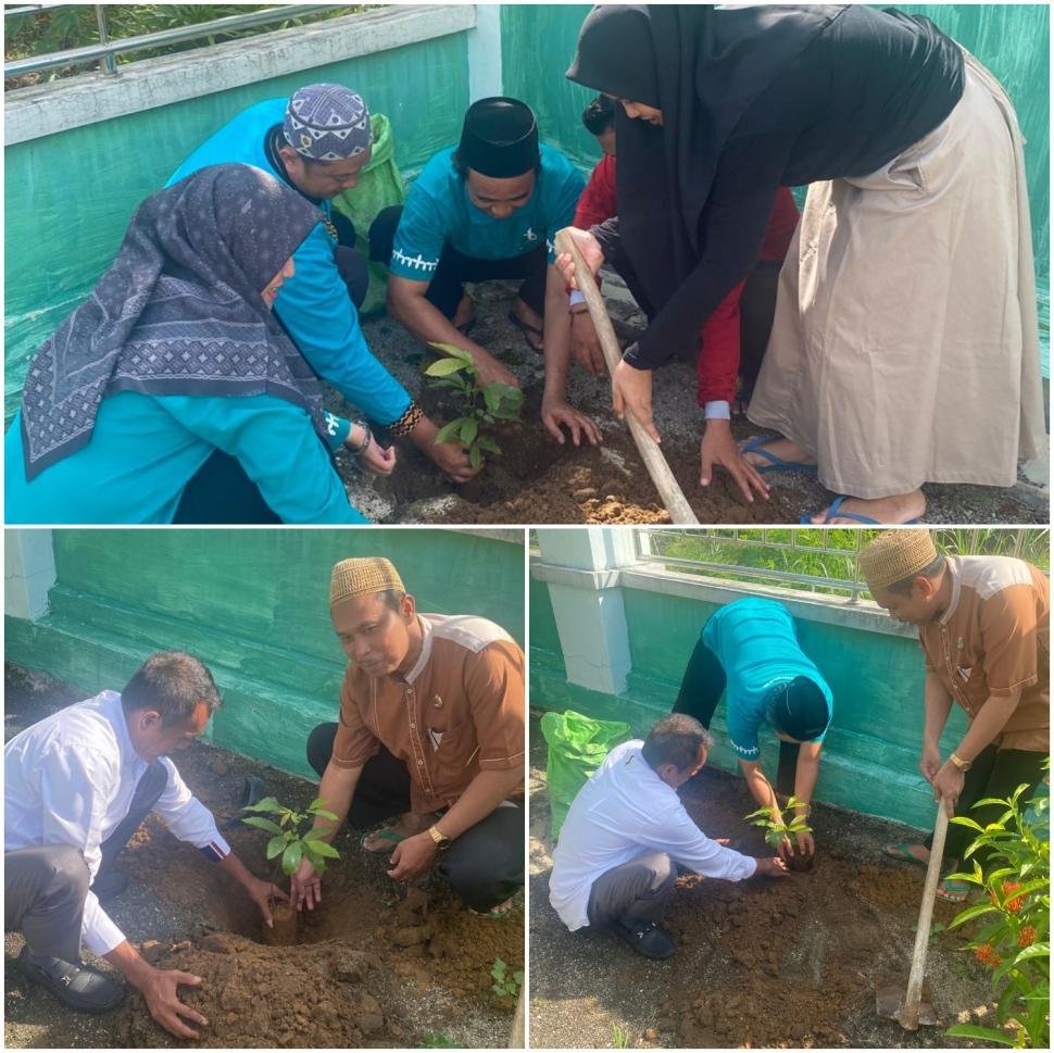 KUA Way Jepara Tanam Pohon Matoa, Gaungkan Aksi Hijau dan Jumat Bersih