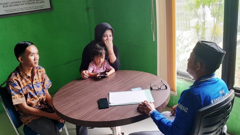 Penghulu KUA Pondok Kelapa Layani Bimbingan dan Konseling Pernikahan