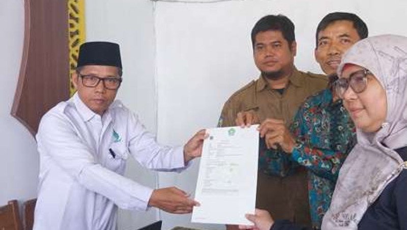 Pelayanan Wakaf, Ka. KUA Muara Bangkahulu Laksanakan Tugas PPAIW