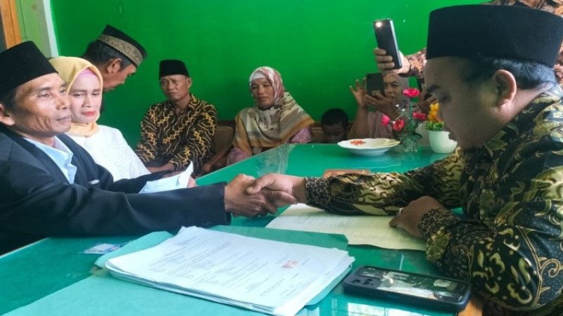 Pelaksanaan Pernikahan Di KUA Semidang Alas