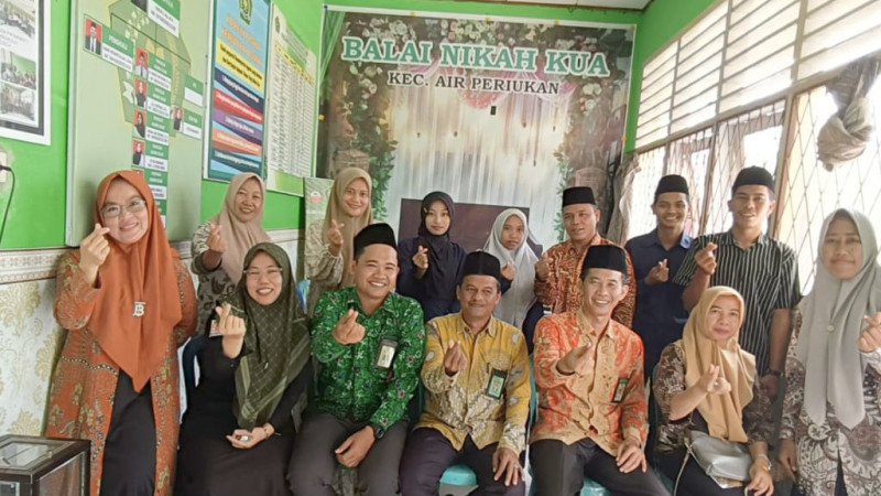 KUA Kecamatan Air Periukan Gandeng Penyuluh KB dan Nakes Laksanakan Suscatin