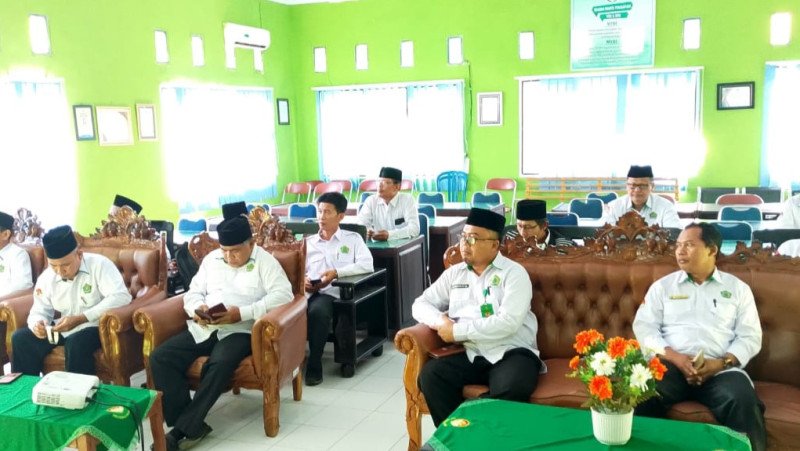 Kepala KUA kecamatan Air Periukan Ikuti Pembukaan Rakernas Kemenag RI Melalui Zoom Meeting
