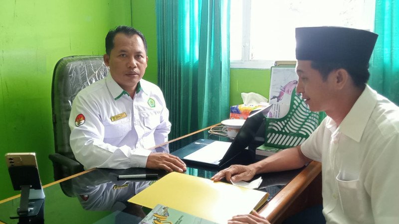 Menyampaikan Laporan Dan Evaluasi Kinerja Dari Bimas Islam