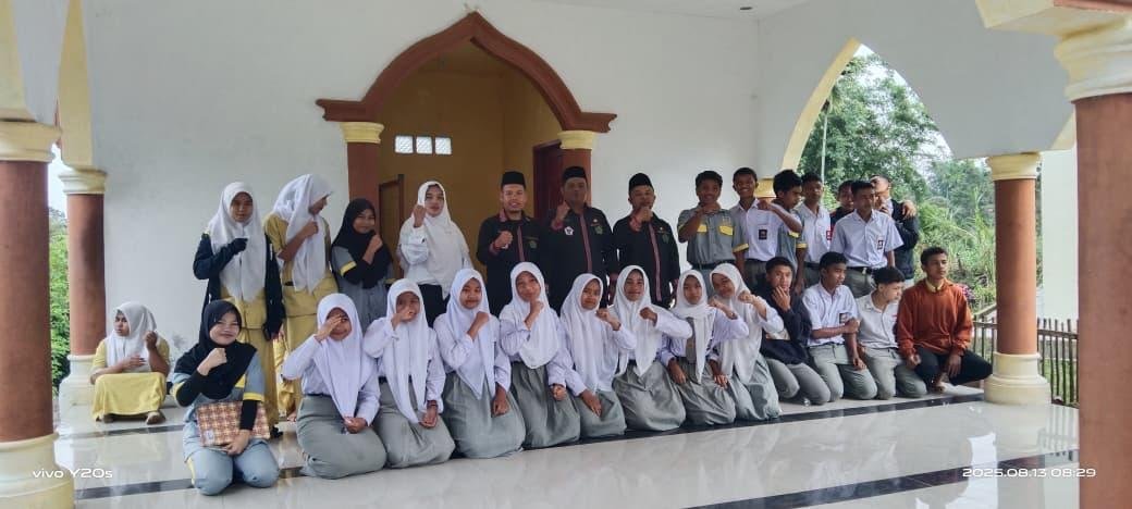 KUA Kecamatan Sumbul Pemantapan BRUS Lanjutan di SMK Swasta Rismaduma