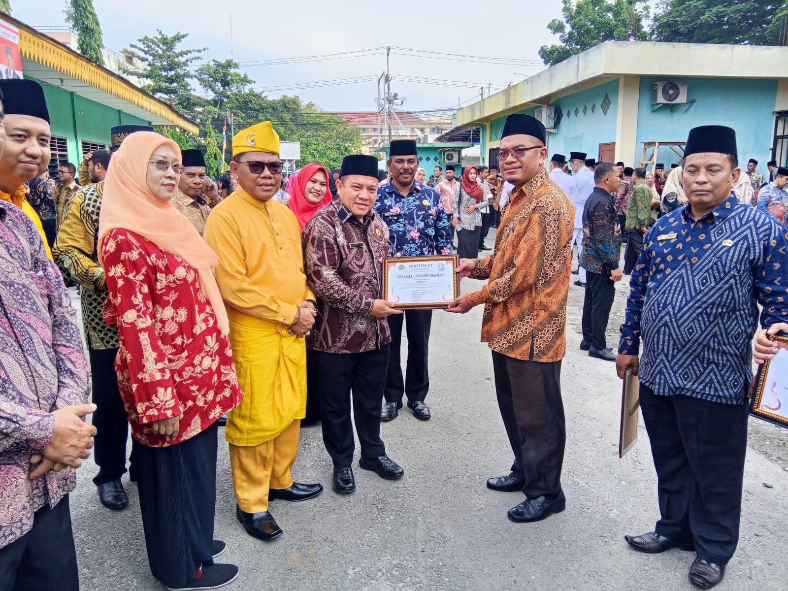 KUA Pagar Merbau Juara Terbaik 3 Lomba Kebersihan Kantor Menyambut HUT ke-80 RI