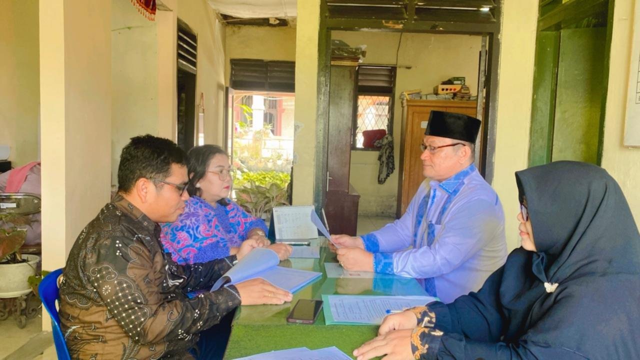 Kepala KUA Labuhan Deli Koordinasi dengan PAK dan Staf PLO