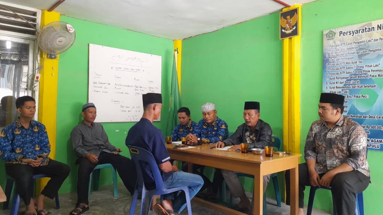 Isbat Ditolak, Pasangan Pengantin Resmi Nikah Ulang dan Terima Buku Nikah di KUA Afulu 