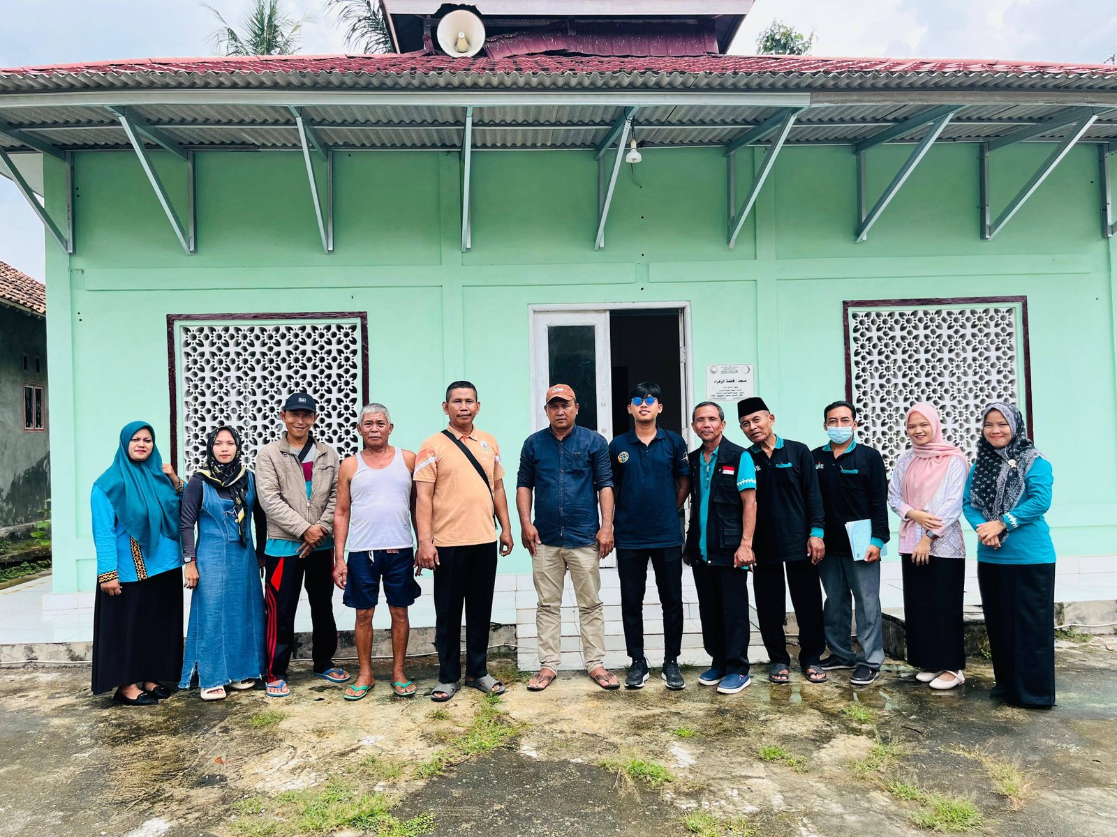 Penghulu KUA Waway Karya Dampingi Pengukuran Enam Bidang Tanah Wakaf