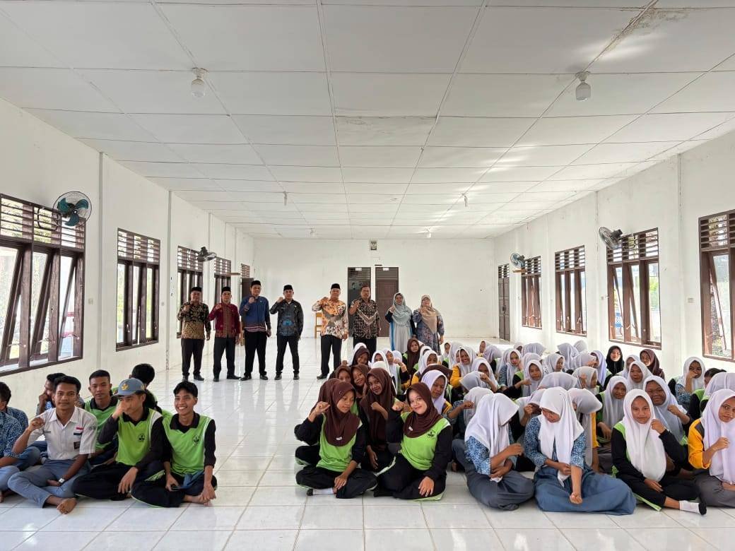 KUA Lubuk Barumun Laksanakan Kegiatan BRUS di SMK Negeri 1 Lubuk Barumun
