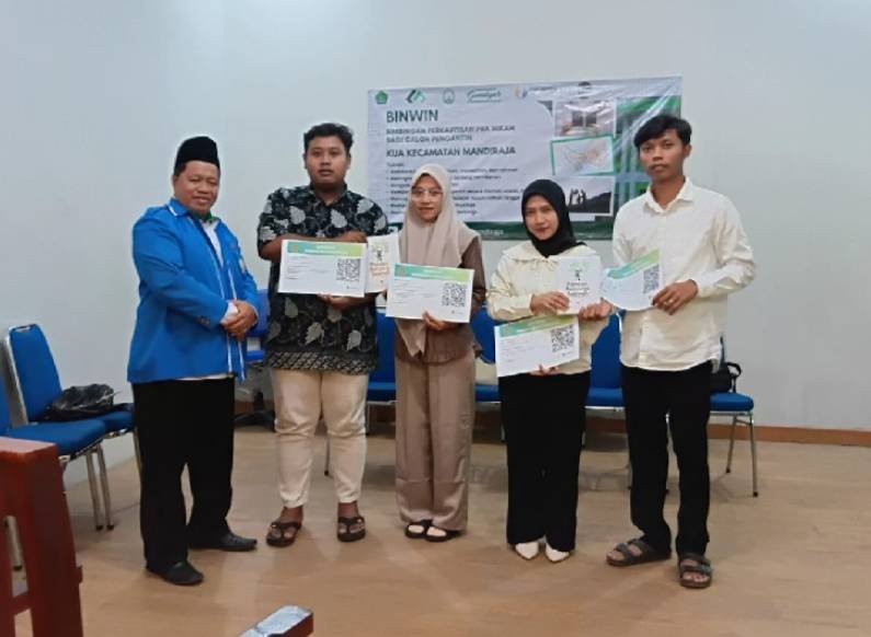 Bekal Menuju Pelaminan, Dua Pasang Catin Asal Salamerta Ikuti Bimbingan Pra Nikah di KUA Mandiraja