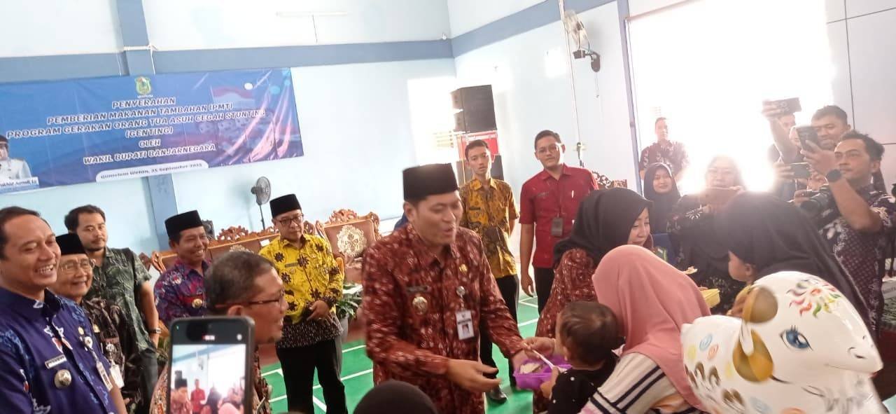 CPNS Penghulu KUA Susukan Hadiri Kegiatan Penyerahan PMT Program GENTING untuk Cegah Stunting di Gumelem Wetan