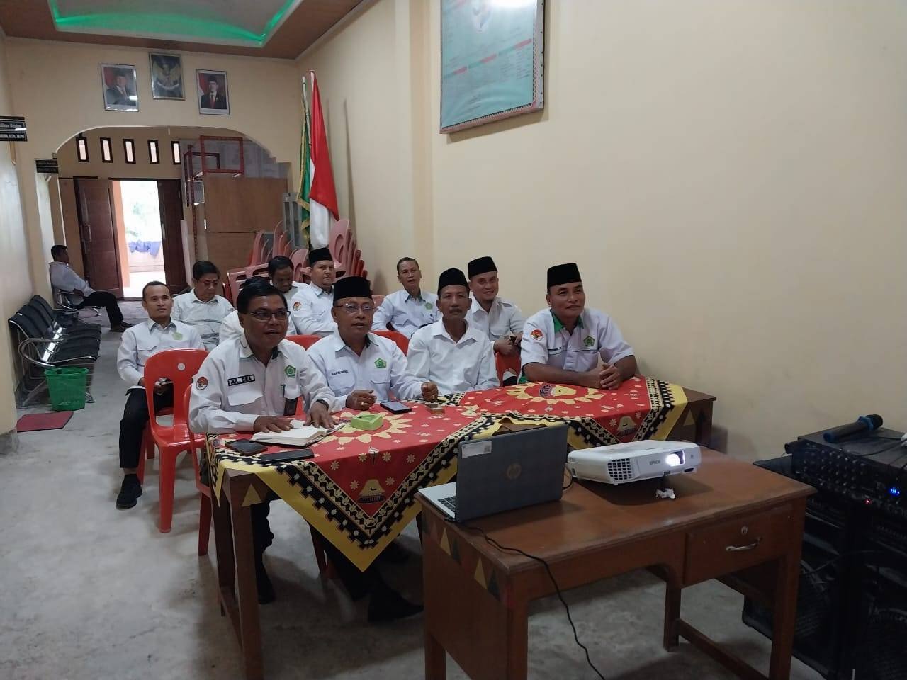 Kepala KUA Tuhemberua Ikuti Rakor Virtual Kanwil Kemenag Sumut Tahun 2025
