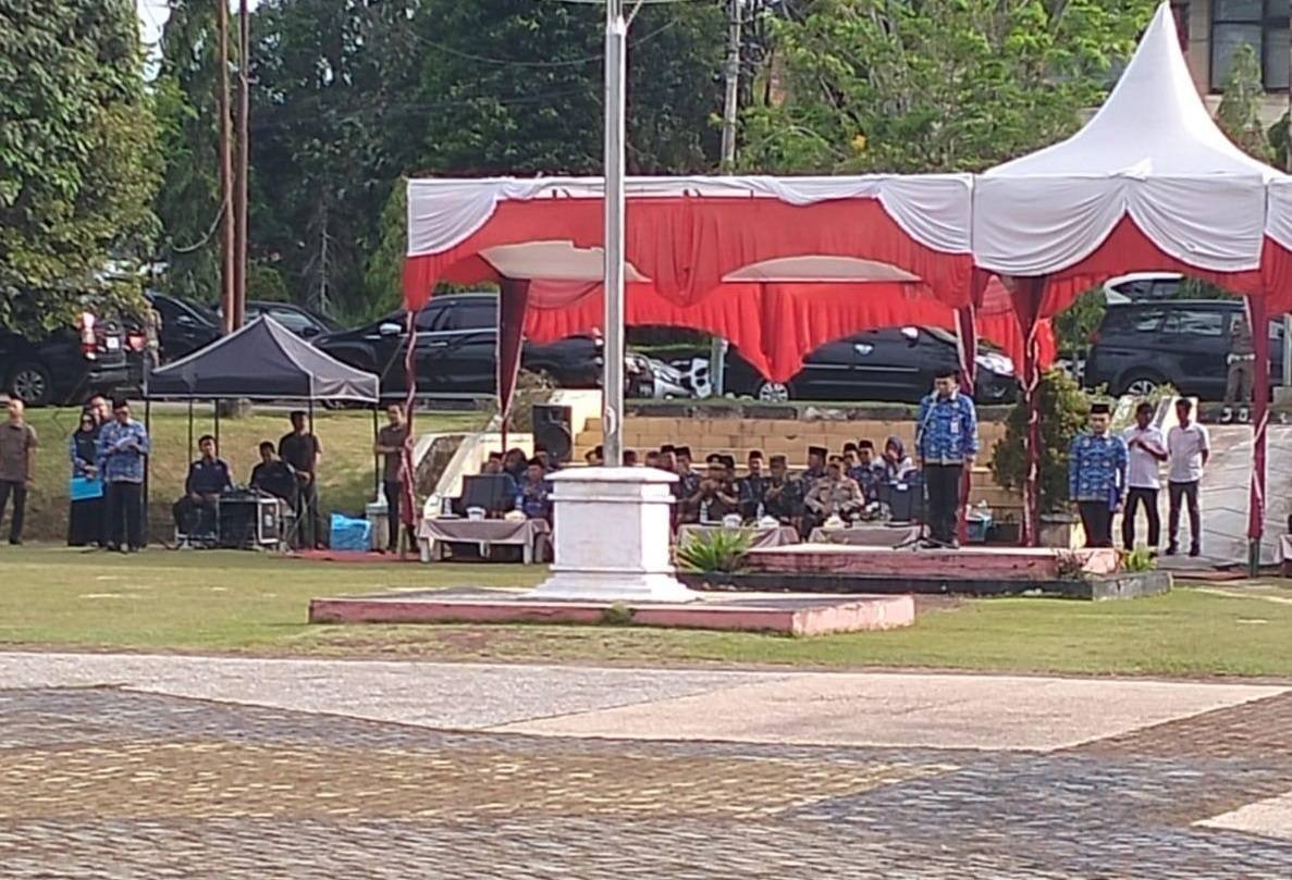 Kepala KUA Kuantan Tengah Pimpin Doa di Apel Peringatan Hari Kesaktian Pancasila