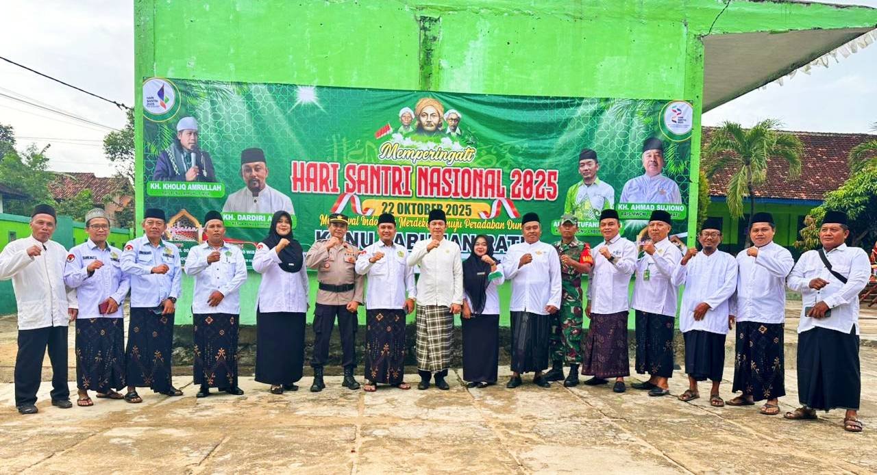 Pegawai KUA Labuhan Ratu Tampil Kompak di Upacara Hari Santri Nasional, Wujudkan Semangat Pengabdian Tanpa Batas