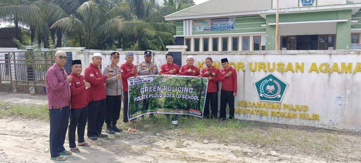 Ka. KUA Pujud Beri Bimbingan ASN Baru dan Sambut Program Green Policing Polsek Pujud