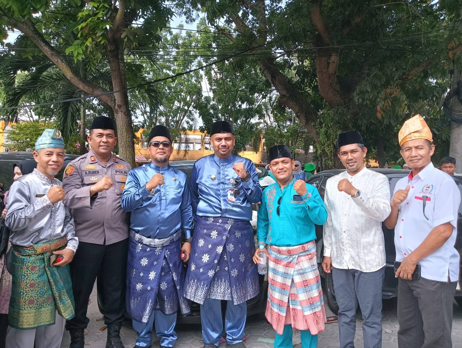 Penghulu Muda KUA Payung Sekaki Hadiri Pawai MTQ Kota Pekanbaru