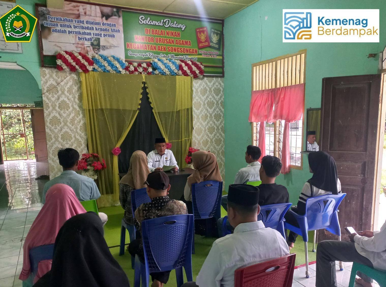 KUA Aek Songsongan Gelar Bimwin, Tekankan Pentingnya Mempersiapkan Generasi Sejak dari Calon Orang Tua