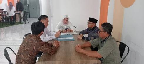 KUA BUMI WARAS DAMPINGI WAKIF DAN NADZIR DALAM PROSES SERTIFIKASI WAKAF