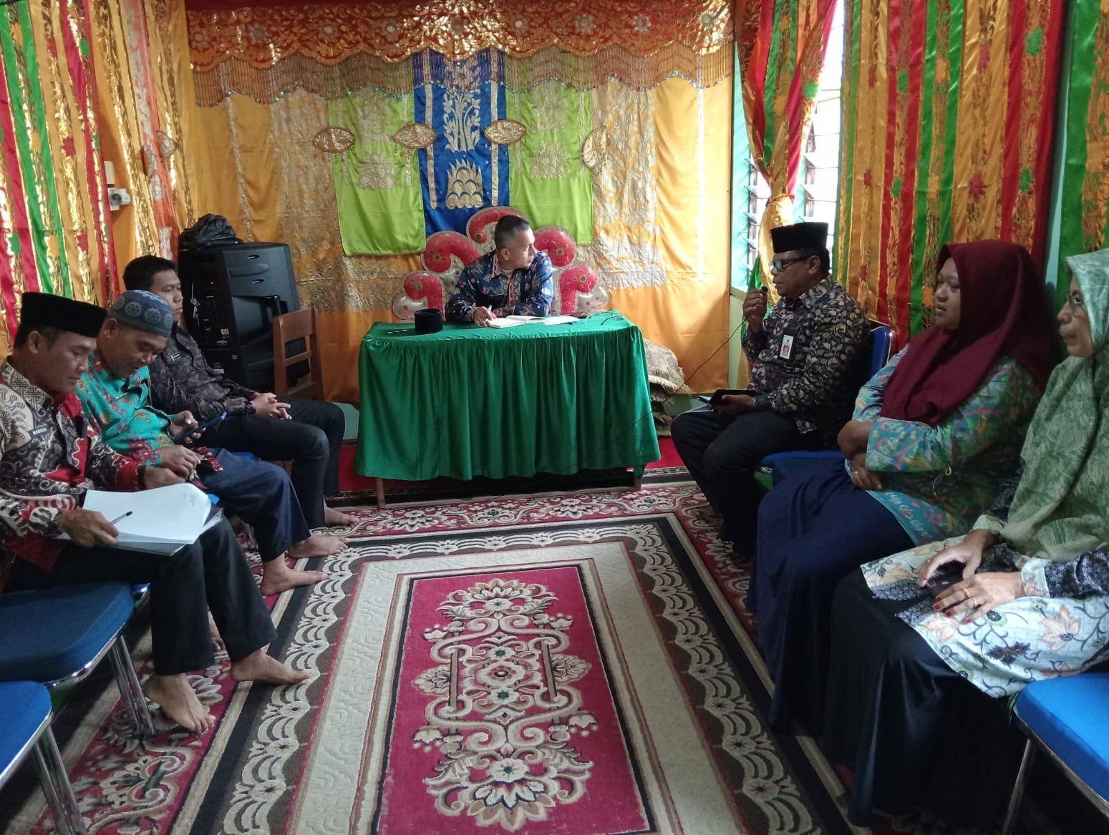 KUA Singingi Laksanakan Kegiatan Rutin Pembinaan Mental Rohani Pegawai
