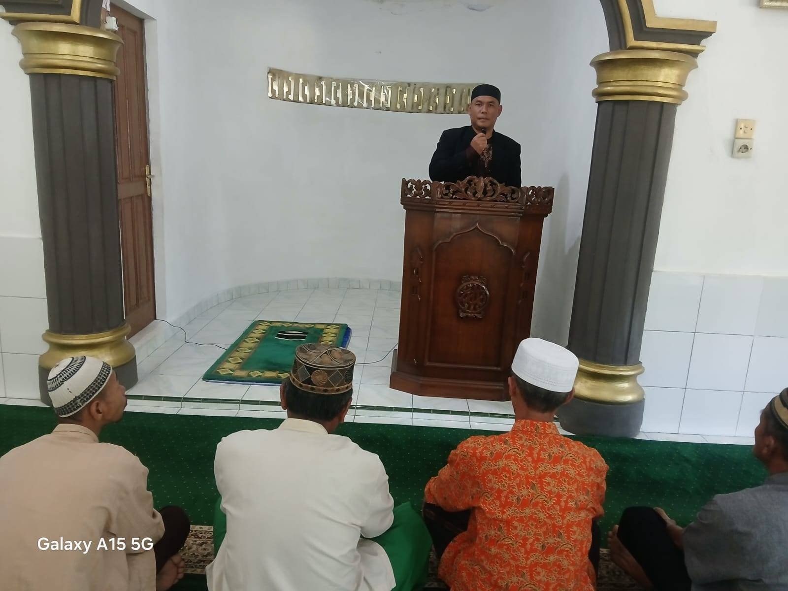 PAI KUA Bosar Maligas Laksanakan Tugas Khutbah Jumat Bertema Taqwa di Nagori Sei Mangkei