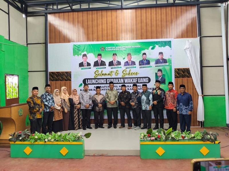 Kepala KUA Tanah Pinem Hadiri Launching Wakaf Uang dan Penyerahan Sertifikat Tanah Wakaf di Kemenag Dairi