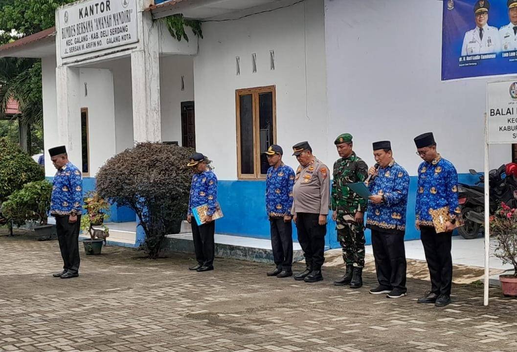 Kepala KUA Galang Pimpin Doa Peringatan Hari Pahlawan di Kantor Camat Galang