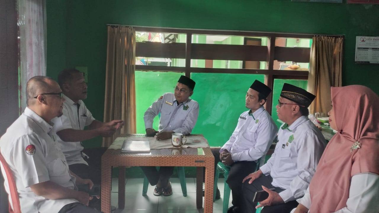 NGOBROL SANTAI BAHAS NIKAH ONLINE BERSAMA KUA BUMI WARAS