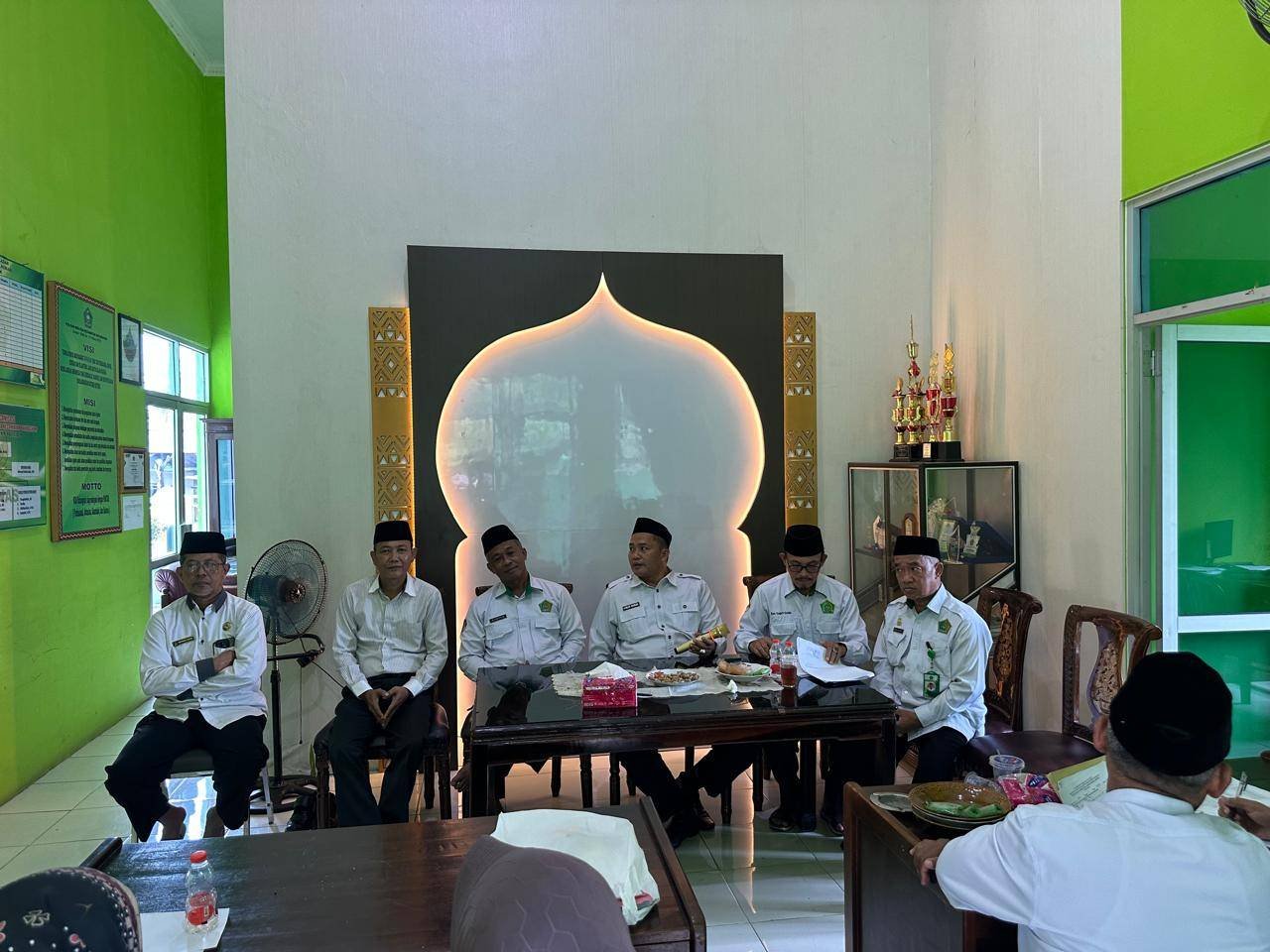 Ketua PC APRI Lampung Timur Dampingi Monitoring Administrasi Nikah di KUA Batanghari dan Pekalongan