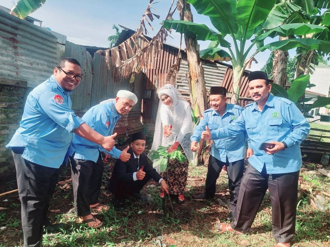 Implementasi Ekoteologi: KUA Lubuk Pakam dan Catin Menanam Pohon