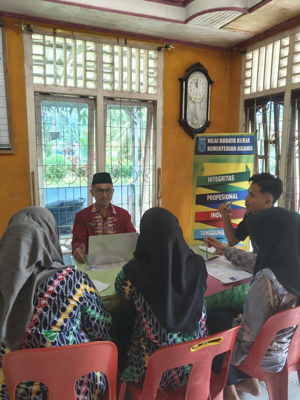 KUA Gunungsitoli Utara Perkuat Edukasi Administrasi Nikah bagi Mahasiswa PPL STAI Nias