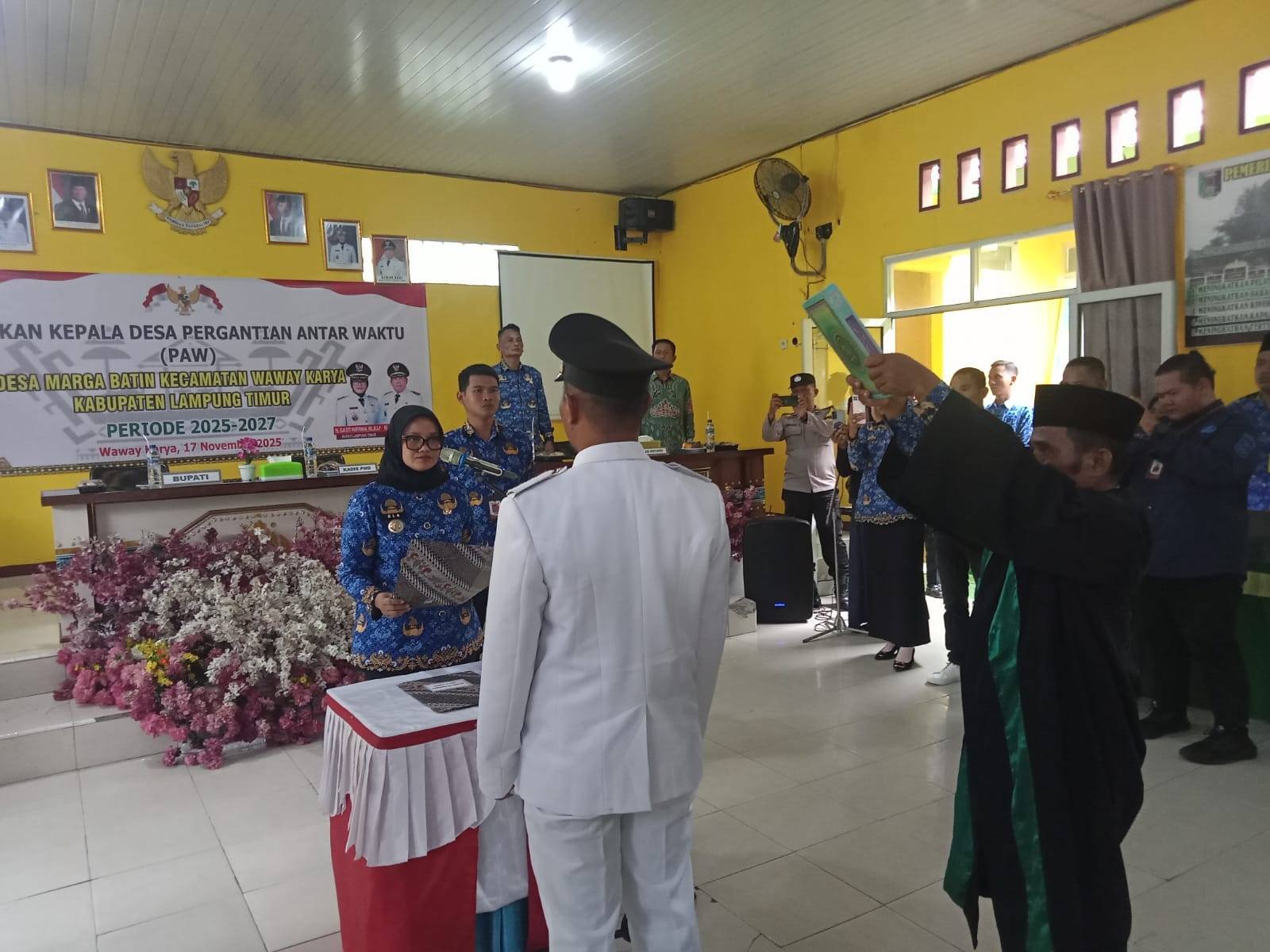 Kepala KUA Waway Karya Pimpin Do'a Pelantikan Kepala Desa