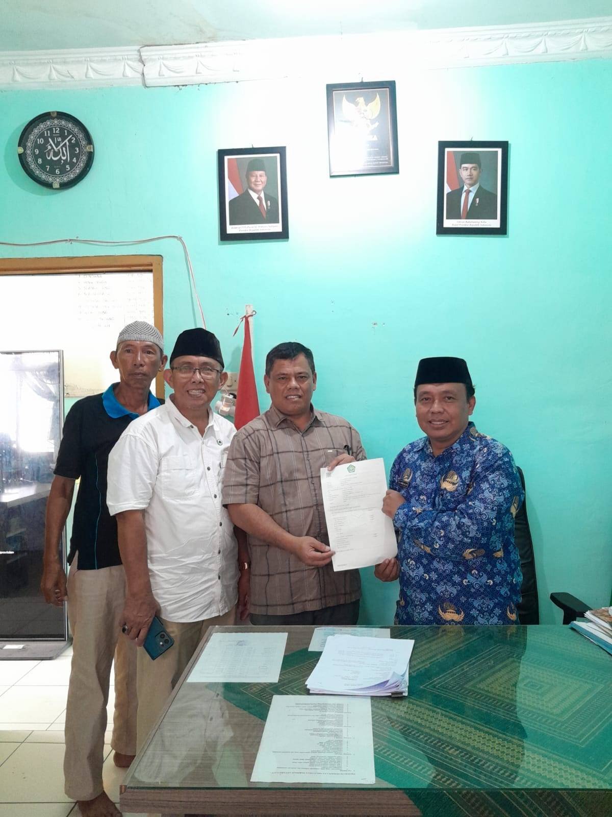 Kua Rantau Utara Dapat Apresiasi Dari Tokoh Masyakat Dalam Pelayanan Akta Ikrar Wakaf