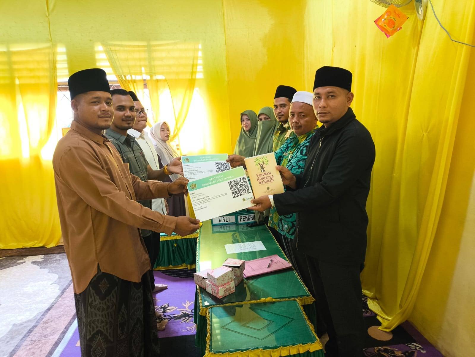 Penghulu KUA Peureulak Timur Berikan Pembinaan kepada Calon Pengantin