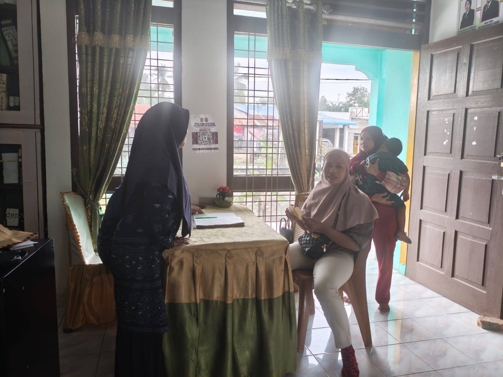 Semangat Melayani: Staf KUA Bosar Maligas Berikan Pelayanan Terbaik dalam Pendaftaran Nikah