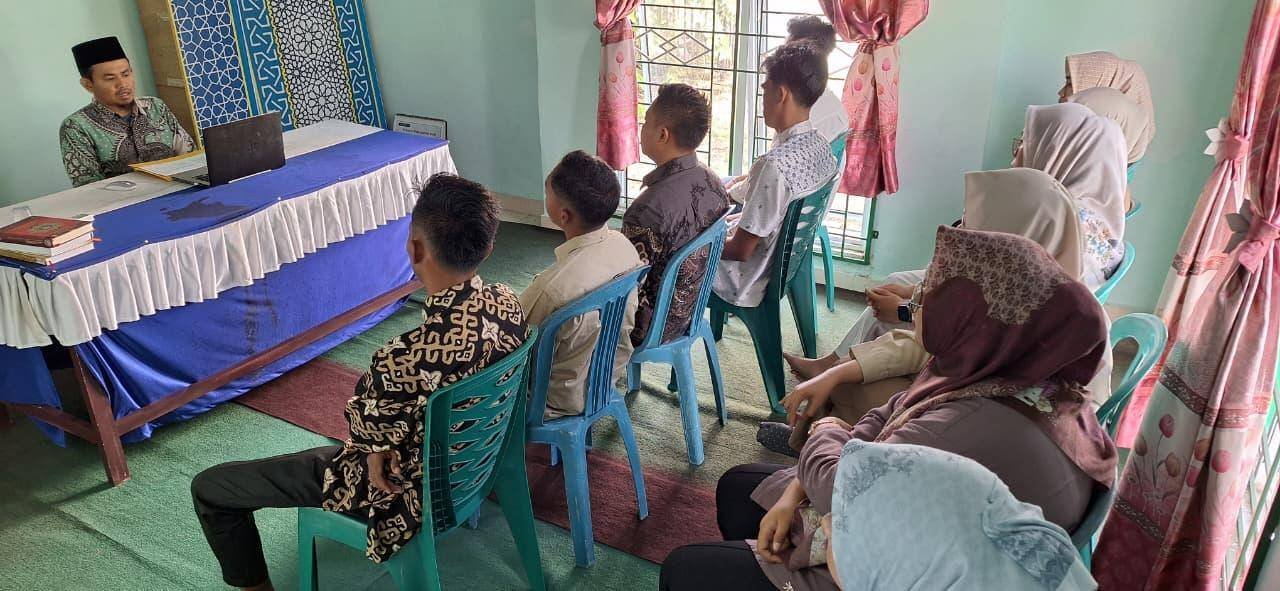 Kupas Manajemen Keuangan Rumah Tangga, 6 Pasang Catin Serap Ilmu di KUA Singingi Hilir”
