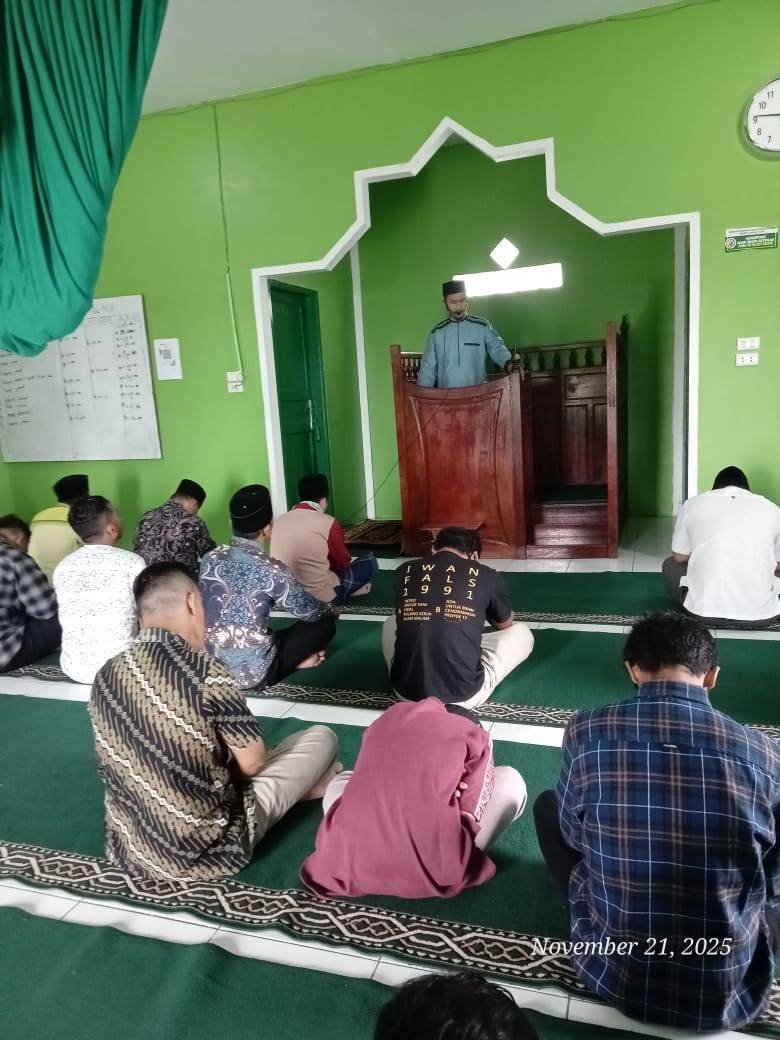 KUA Silahisabungan Gelar Safari Jumat: Tekankan Keistiqomahan dan Keikhlasan dalam Ibadah