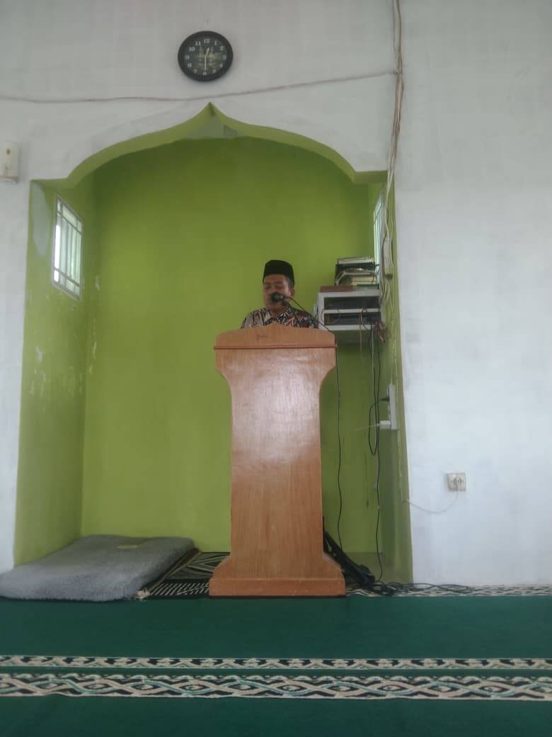CPNS Penghulu Pamatang Silimahuta Sampaikan Khutbah Jumat Bertema Menjauhkan Diri dari Sombong, Iri, dan Dengki