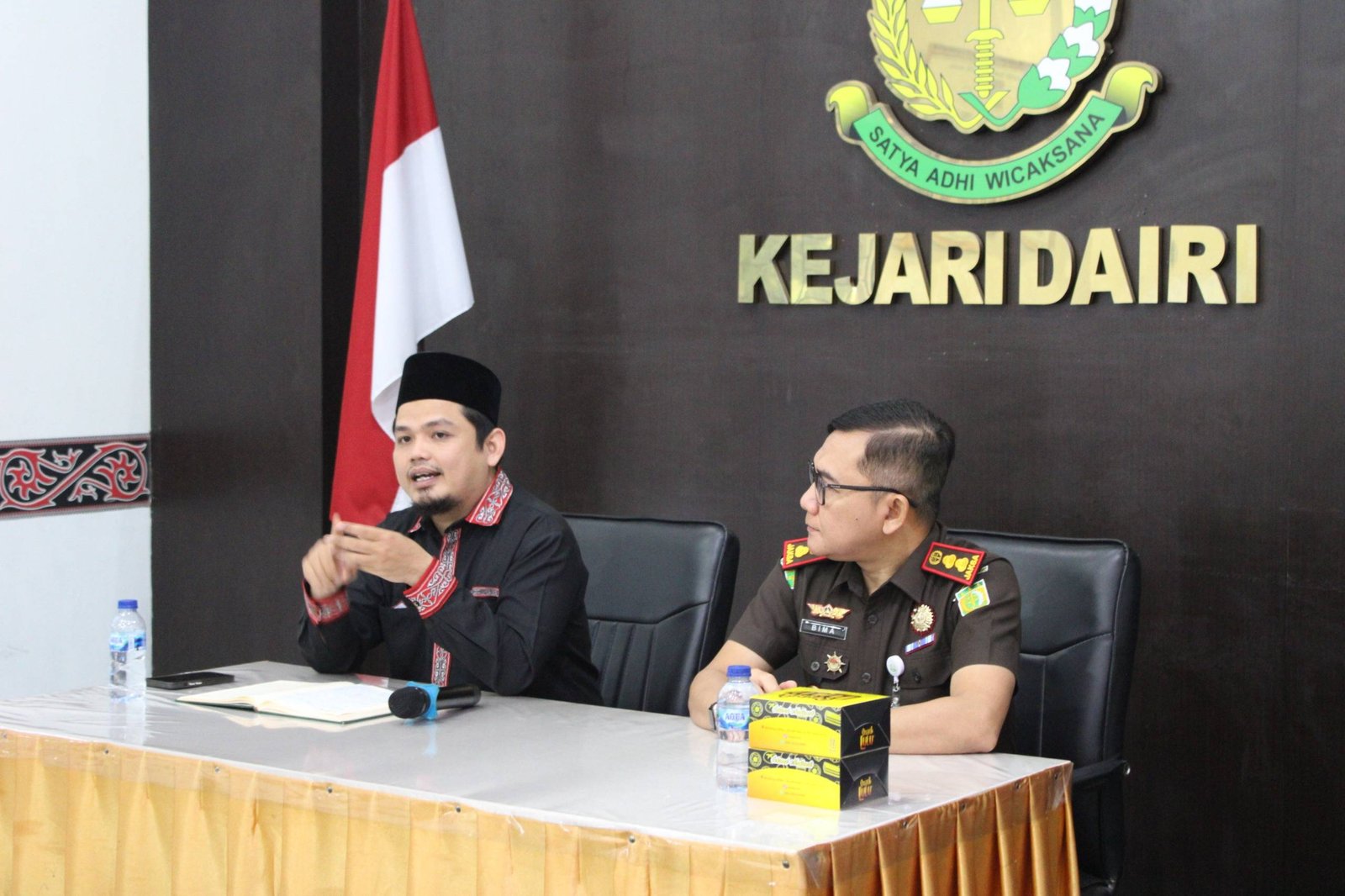 Penghulu KUA Berampu Berikan Pembinaan Etos Kerja Syariah kepada Aparatur Kejari Dairi