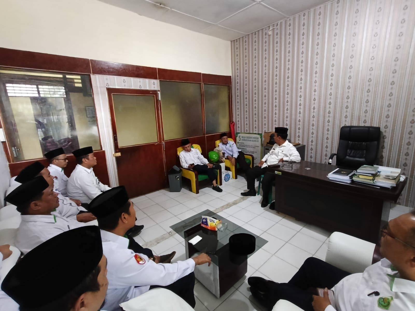 Kepala KUA Sei Kepayang Ikuti Diskusi PC APRI Asahan Bahas Dinamika Hukum Pernikahan di Aula Kemenag Asahan