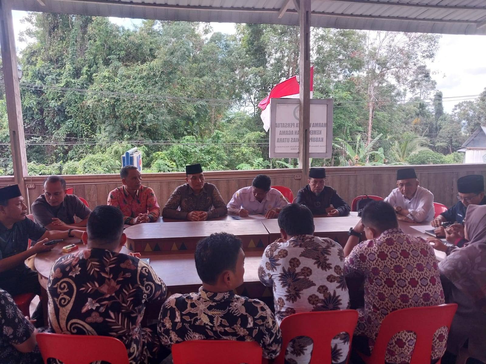 Ka. KUA Sawo Ikuti Rapat Pengurus BKM Kabupaten Nias Utara