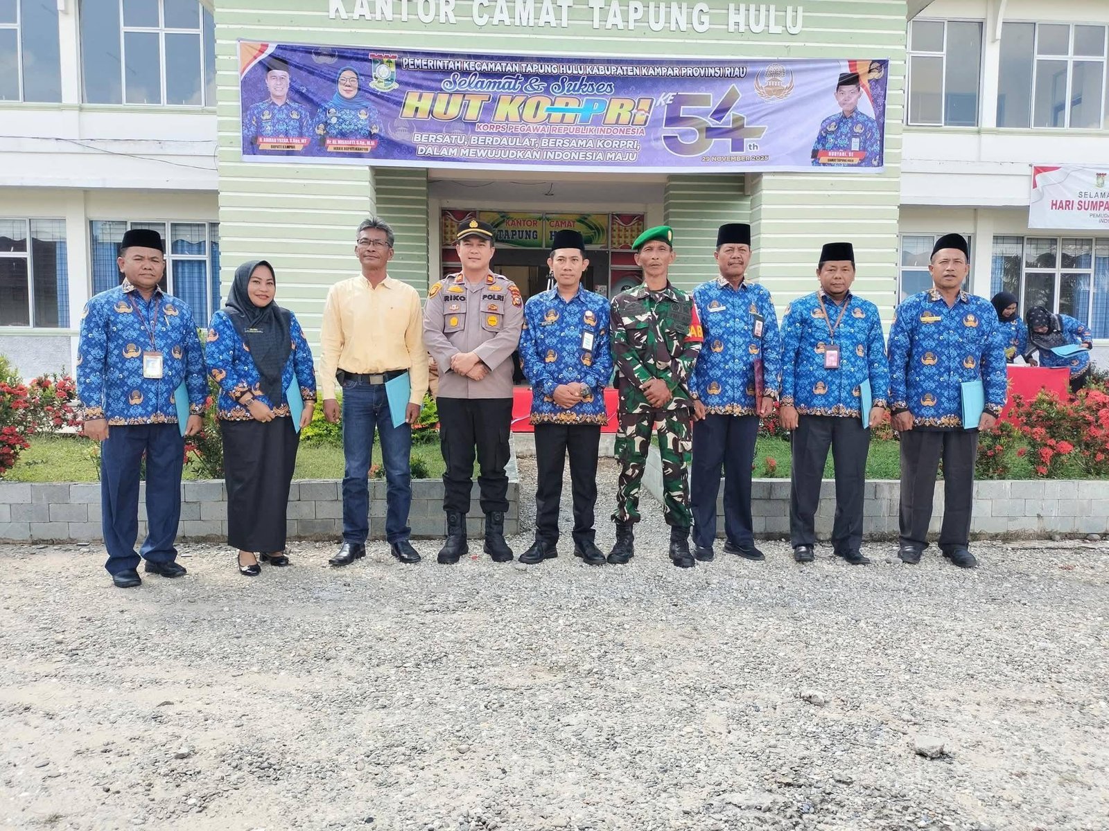 KUA Tapung Hulu Kembali Ukir Prestasi, H. Abdul Latif S.Ag., M.Sy Terima Penghargaan Tokoh Peduli Keagamaan pada HUT KORPRI ke-54