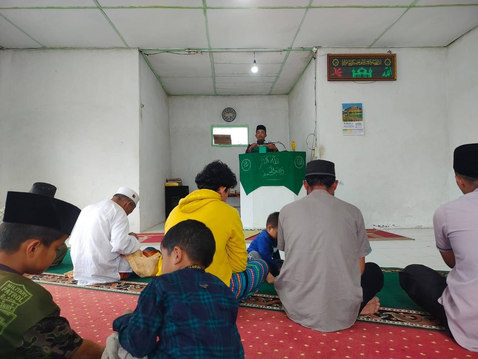 KUA Parbuluan Gelar Safari Jum'at di Lae Mbara, Khatib Ajak Jamaah Perkuat Istiqomah