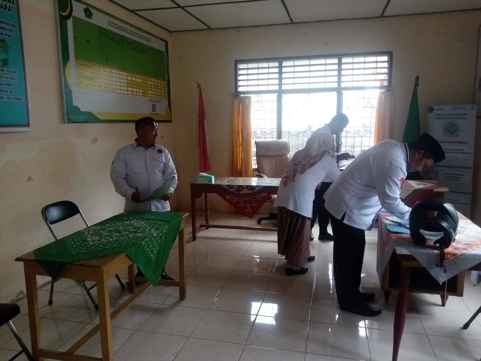 HAB Kemenag RI: KUA Tuhemberua Sambut Tim Penilai Lomba Kebersihan KUA 