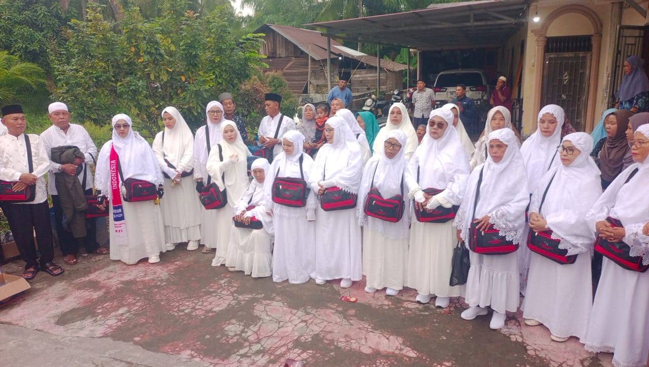 Mewakili KUA Sei Kepayang, Staf KUA Sampaikan Tausyiah pada Pelepasan 25 Jamaah Umrah
