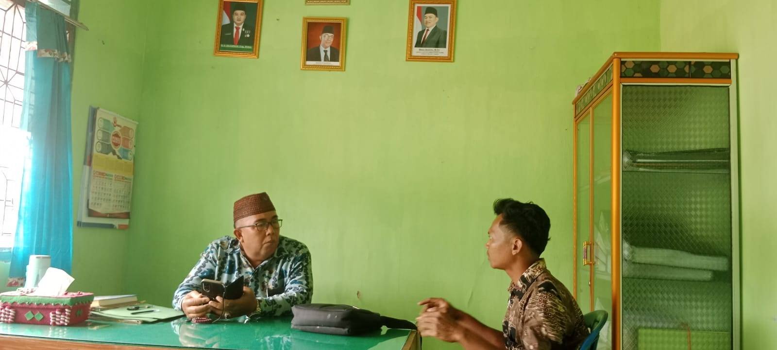 Kepala KUA Buay Bahuga Bantu Masyarakat Temukan Solusi Terbaik