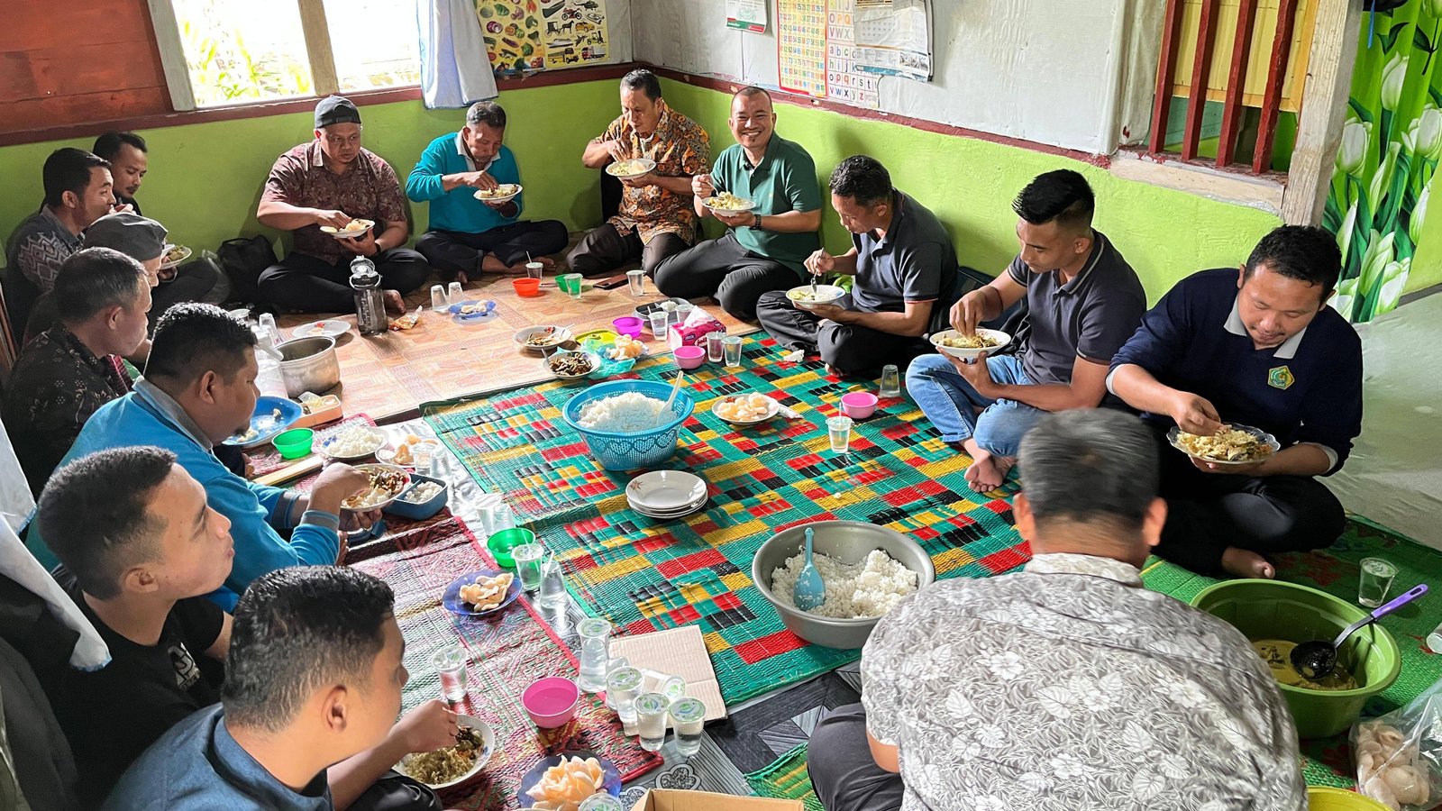 KUA Lahewa Timur  Berpartisipasi Bakti Sosial  di Masjid Taqwa Idanondrawa