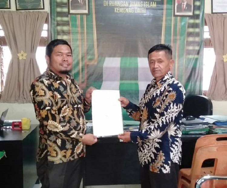 KUA Berampu Terima Sertifikasi Tanah Wakaf dari Seksi Bimas Islam Kemenag Dairi 