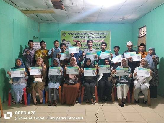 Kepala KUA Kec. Bathin Solapan Tutup Bimwin Tahun 2025