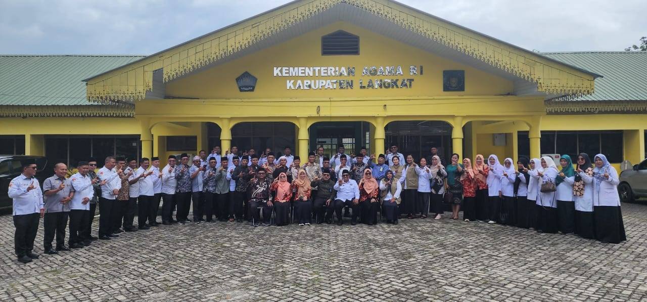 Ka. KUA Tapian Dolok Hadiri Penyerahan Bantuan ASN Kemenag Simalungun ke Kemenag Langkat